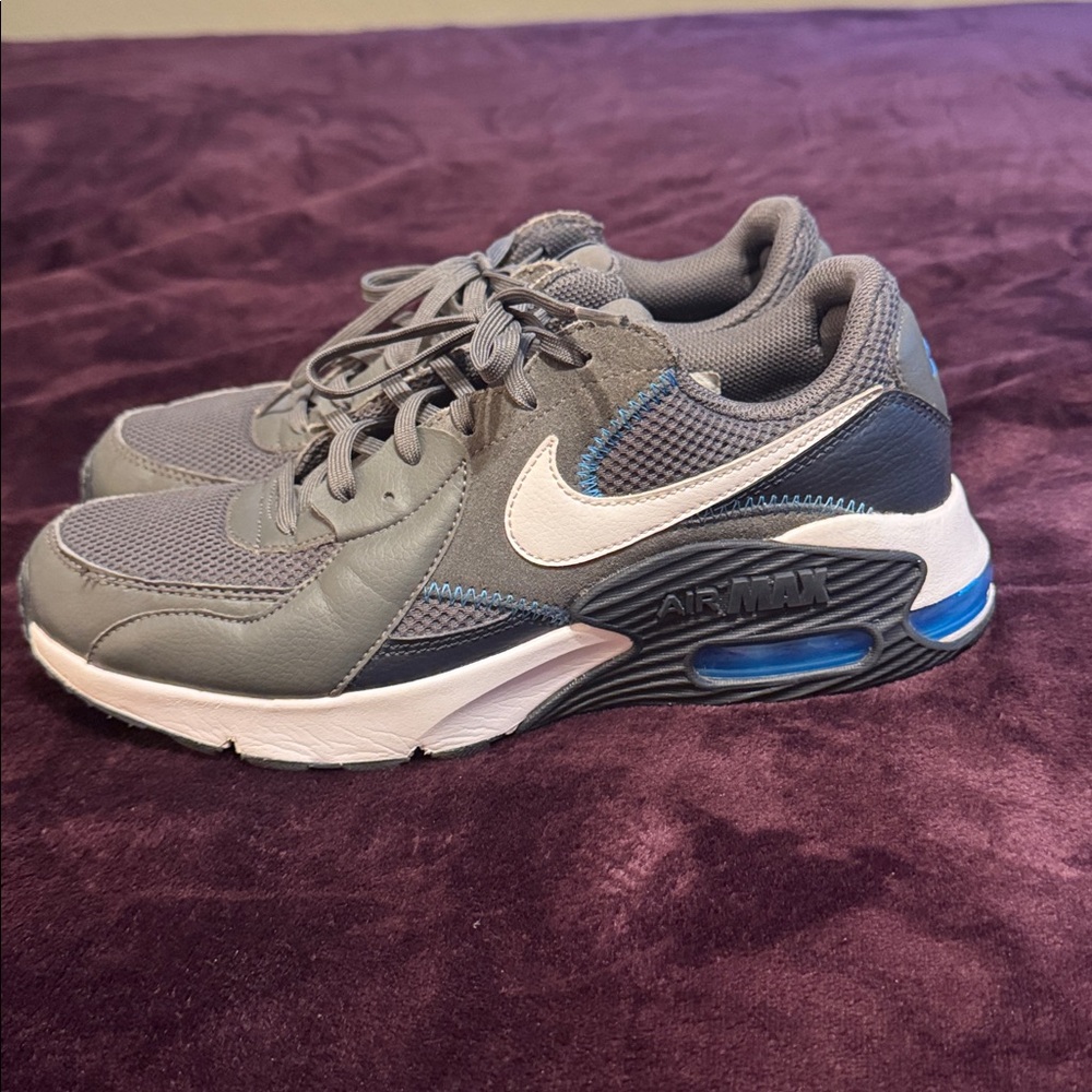 Nike women’s Dark Gray and Blue Sneakers like new condition